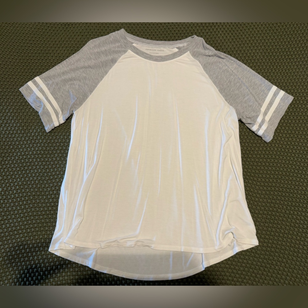 American Eagle Tshirt